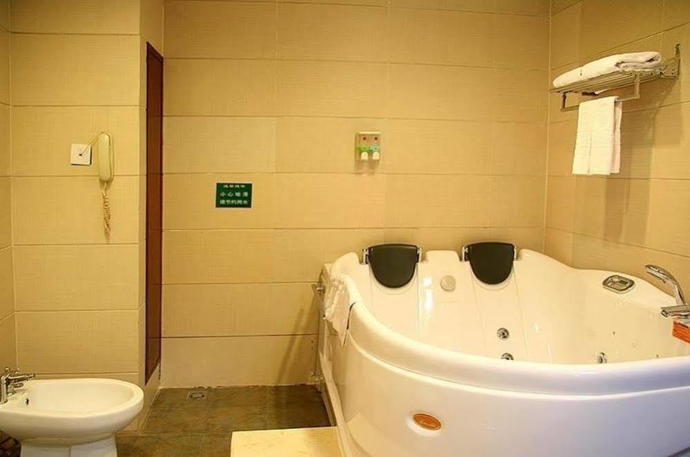 Guifu Holiday Hotel Yangshuo Exteriör bild